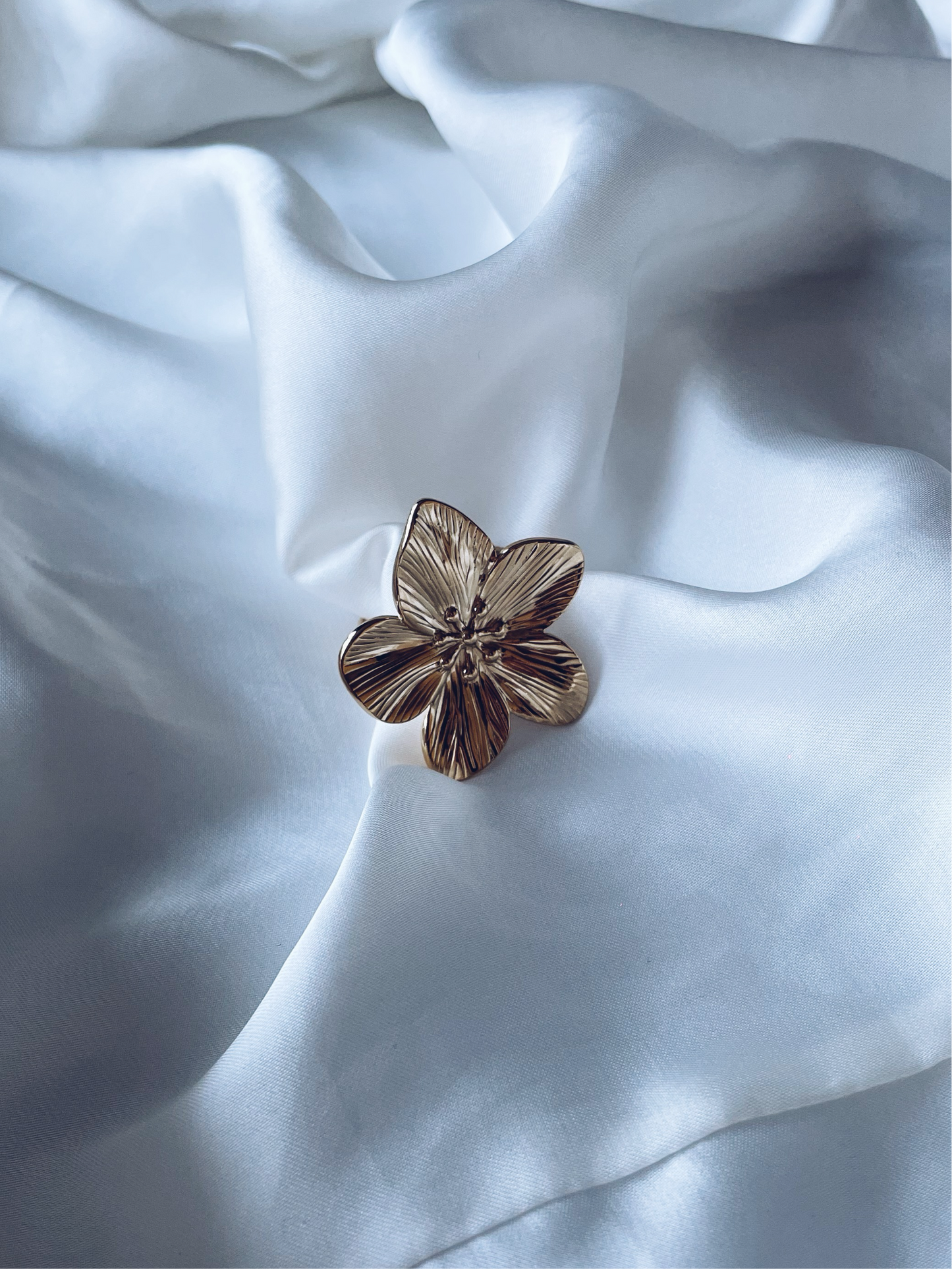 Bloom ring gold